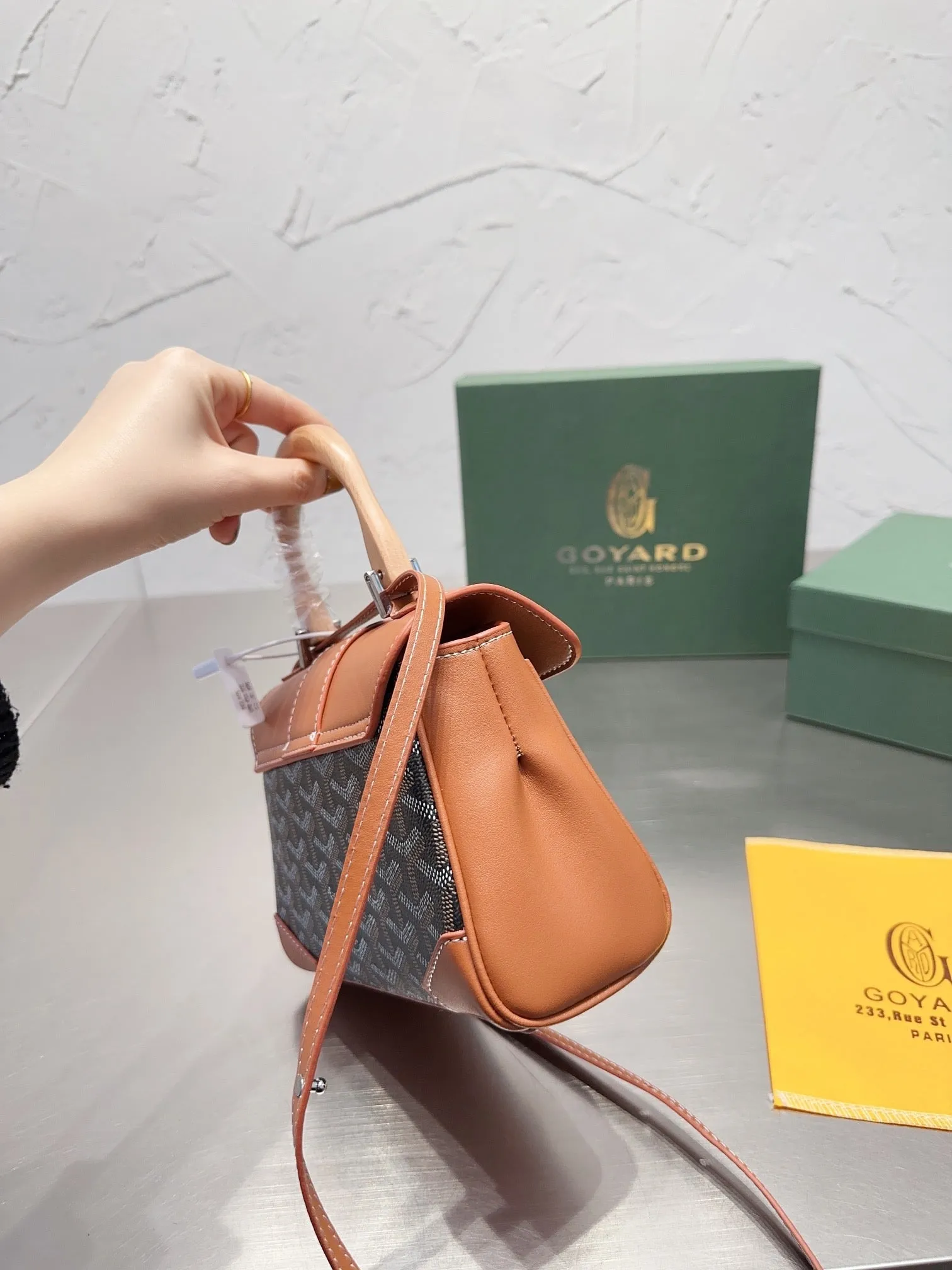 GY008 Saïgon Souple Mini Bag / 5.9x3x7.9inch