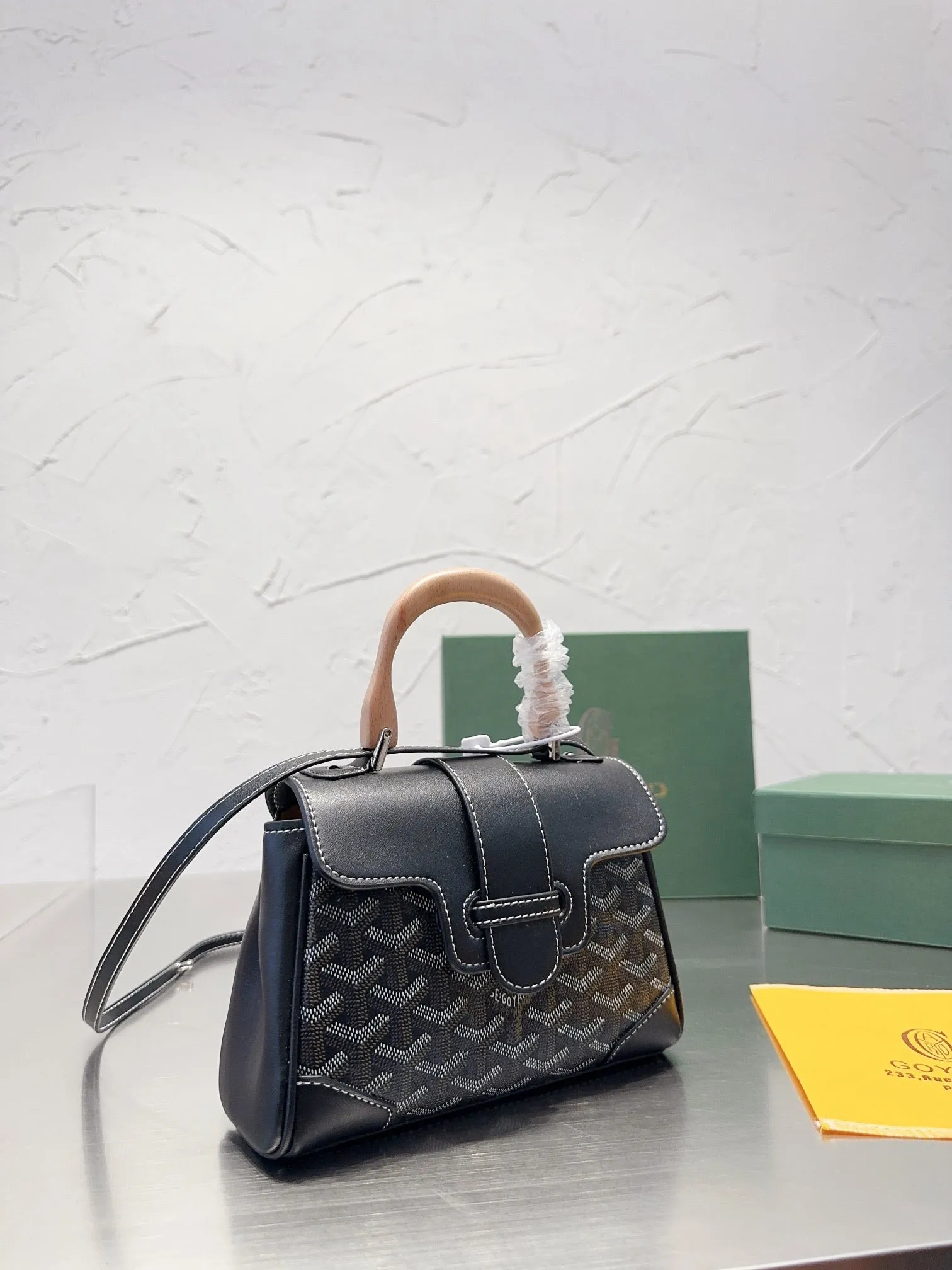 GY008 Saïgon Souple Mini Bag / 5.9x3x7.9inch