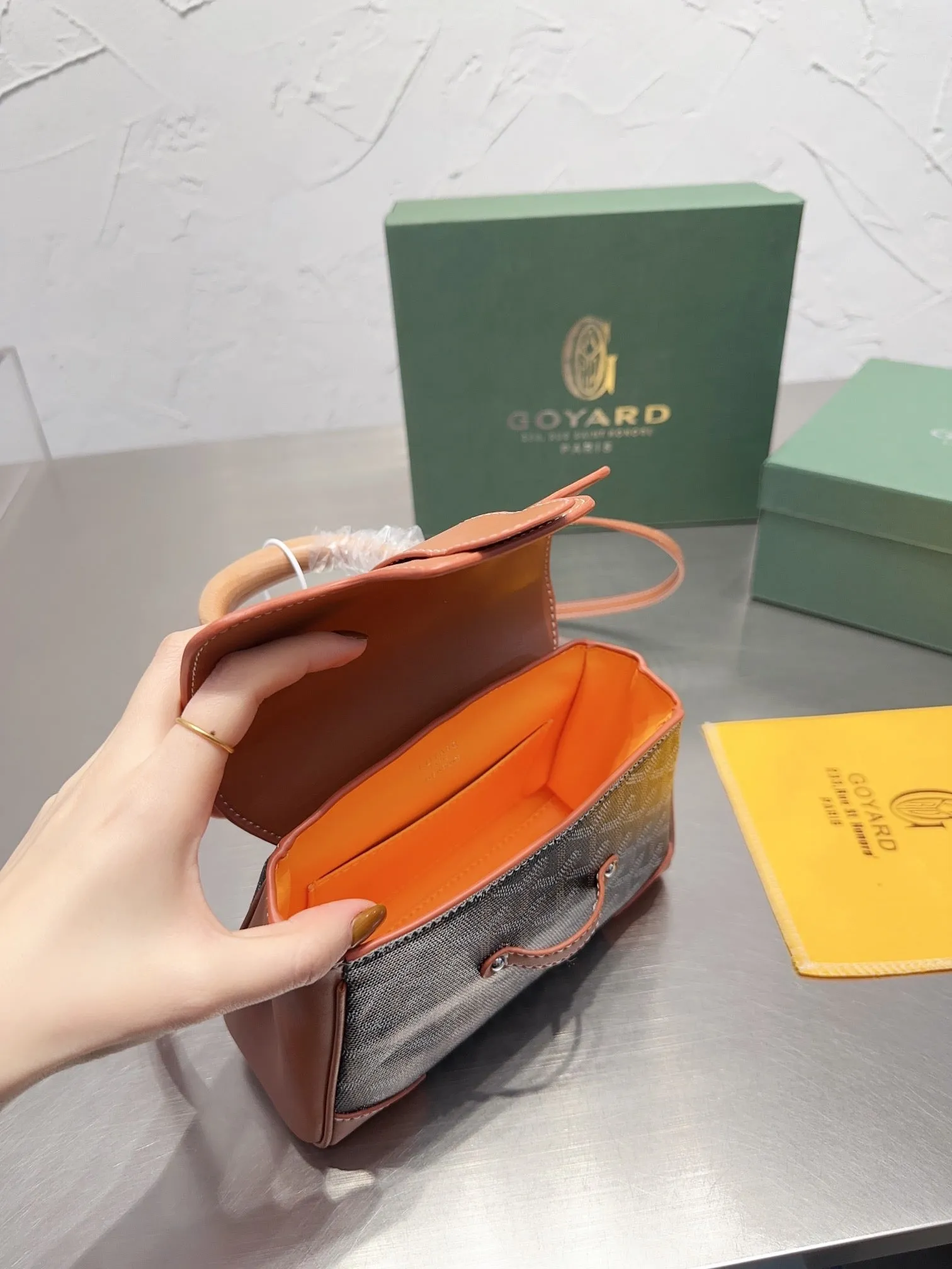 GY008 Saïgon Souple Mini Bag / 5.9x3x7.9inch